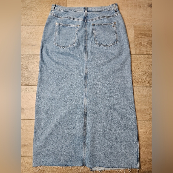Madewell Denim Maxi Skirt Center Slit Raw Edge Size 27 Light Wash - Picture 5 of 5